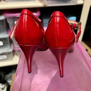 Add vintage-inspired pumps to your style this season with Mary Jane Pump.